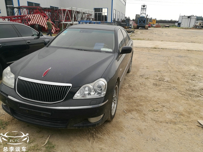 全国仅300辆,被誉为最漂亮的红旗,看到后备箱的v8,这车不一般