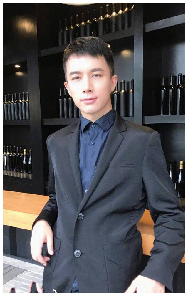 猫妹妹忘恩负义手撕李明霖,中间窜出来的达少又是谁