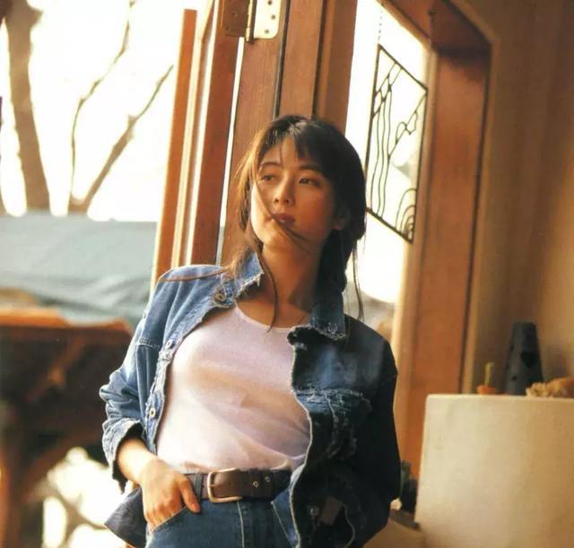 一生仅公开亮相7次的坂井泉水,才是女神的代言人