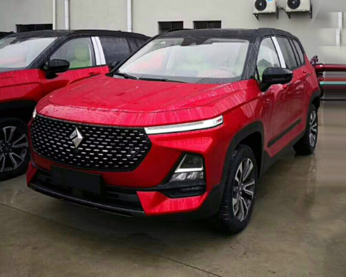 大量宝骏rs5实车到店,红色外观太漂亮了,使用新车标