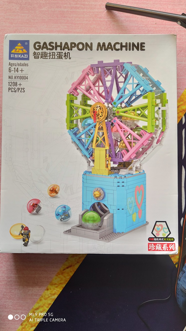 用积木搭建的扭蛋机不仅能扭蛋玩还能藏私房钱