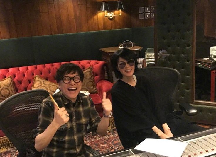 梁翘柏晒和王菲的合影,粉丝都炸锅啦!你期待王菲的复出吗?