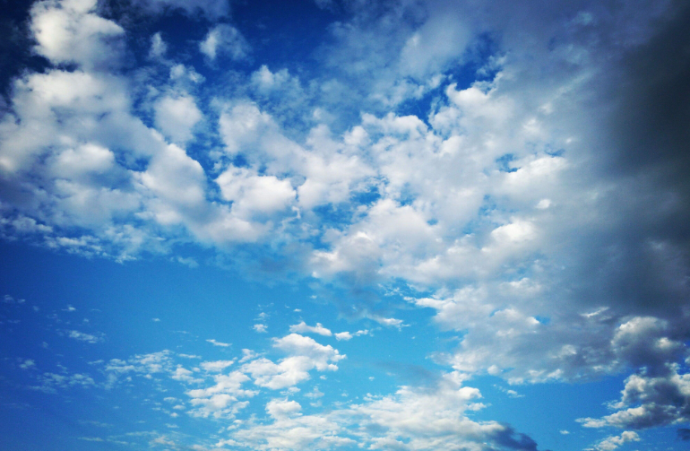 风景配图痛到心碎的伤感句子悲凉无助让人泣不成声