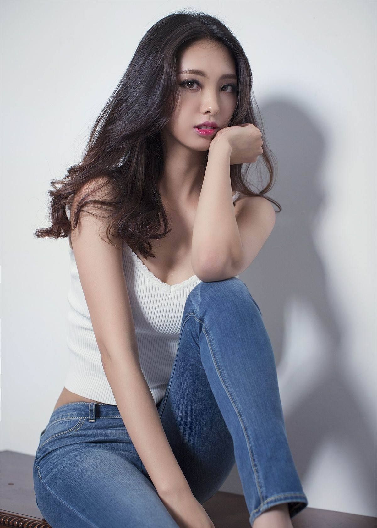 韩国美女姜艺媛牛仔