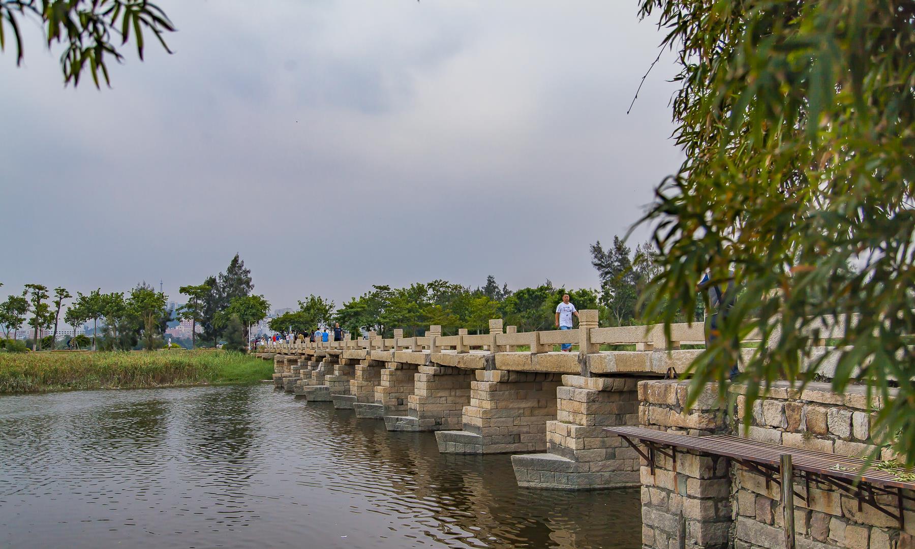 中国现存最长的跨海石桥，古代桥梁建筑奇迹，比港珠澳大桥还厉害|港珠澳大桥|石桥|安平桥_新浪新闻