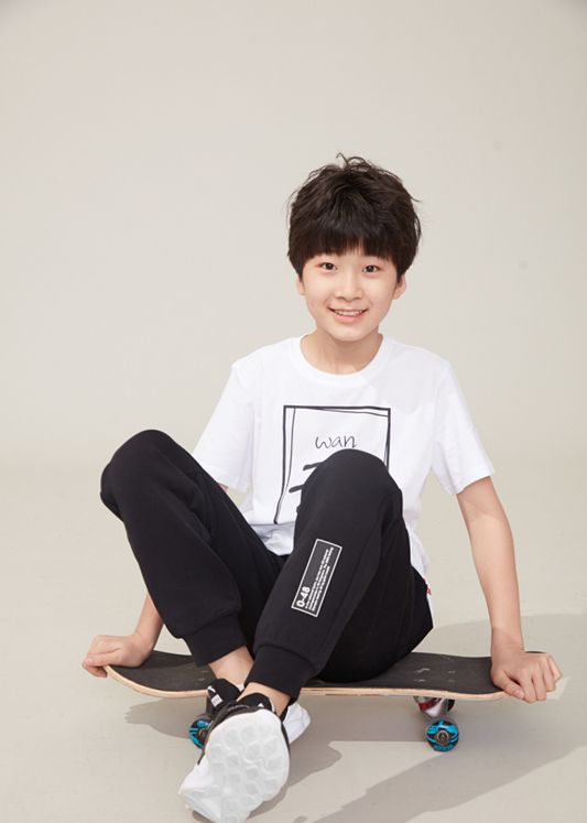 男模张亮之子张悦轩是天天现在的认证,不过将来天天肯定能胜于蓝