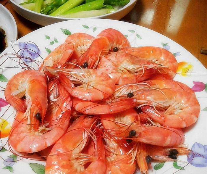 水煮基围虾一煮肉就柴?原来是加错了"水",难怪腥味浓不鲜嫩