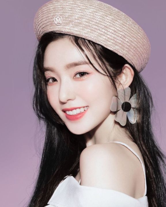 南韩神颜爱豆裴珠泫,不笑时满满的清冷仙女范,又美又撩人