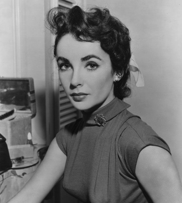 1940-1950年代的好莱坞女星,流行这样穿衣,男人看着都会脸红