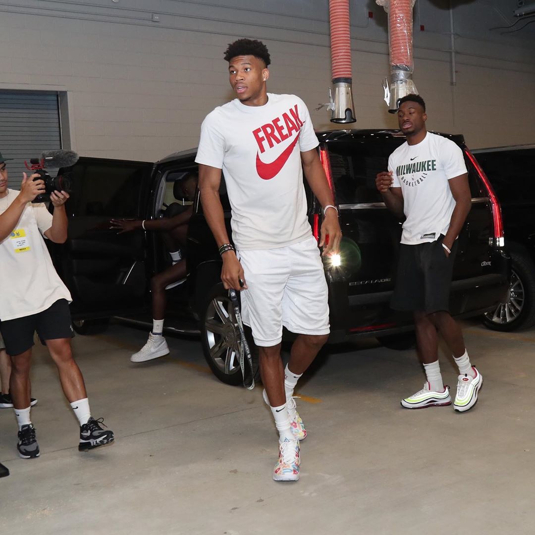 字母哥上脚nikezoomfreak1mvp