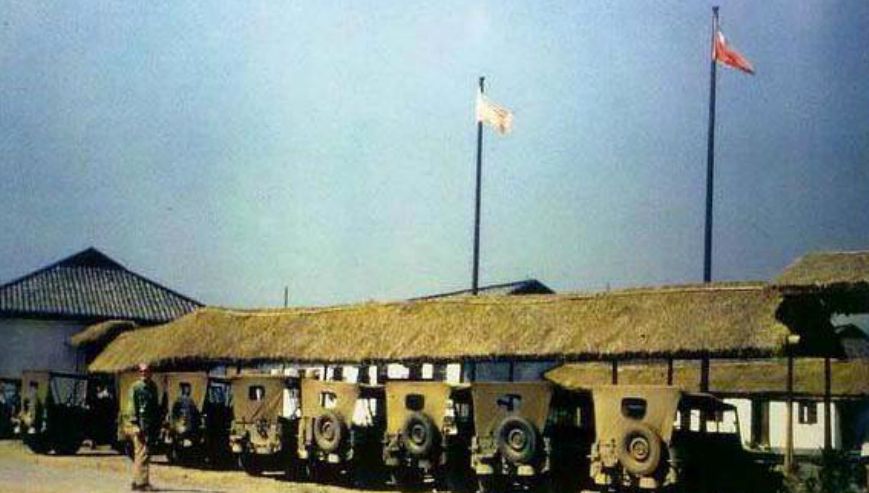 的美军第十四航空队(赫赫有名的美军"飞虎队")移驻重庆白市驿空军基地