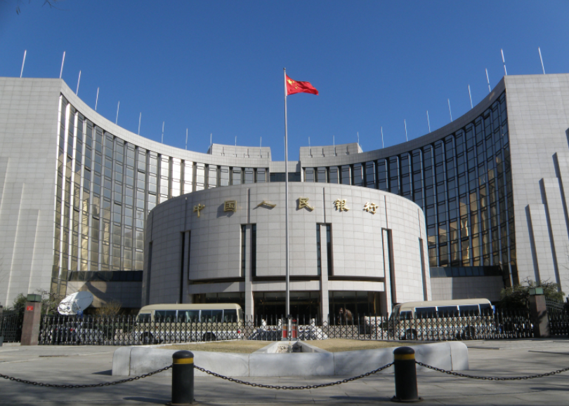 2019银行利率再次上涨,存款30万,就可以靠利息