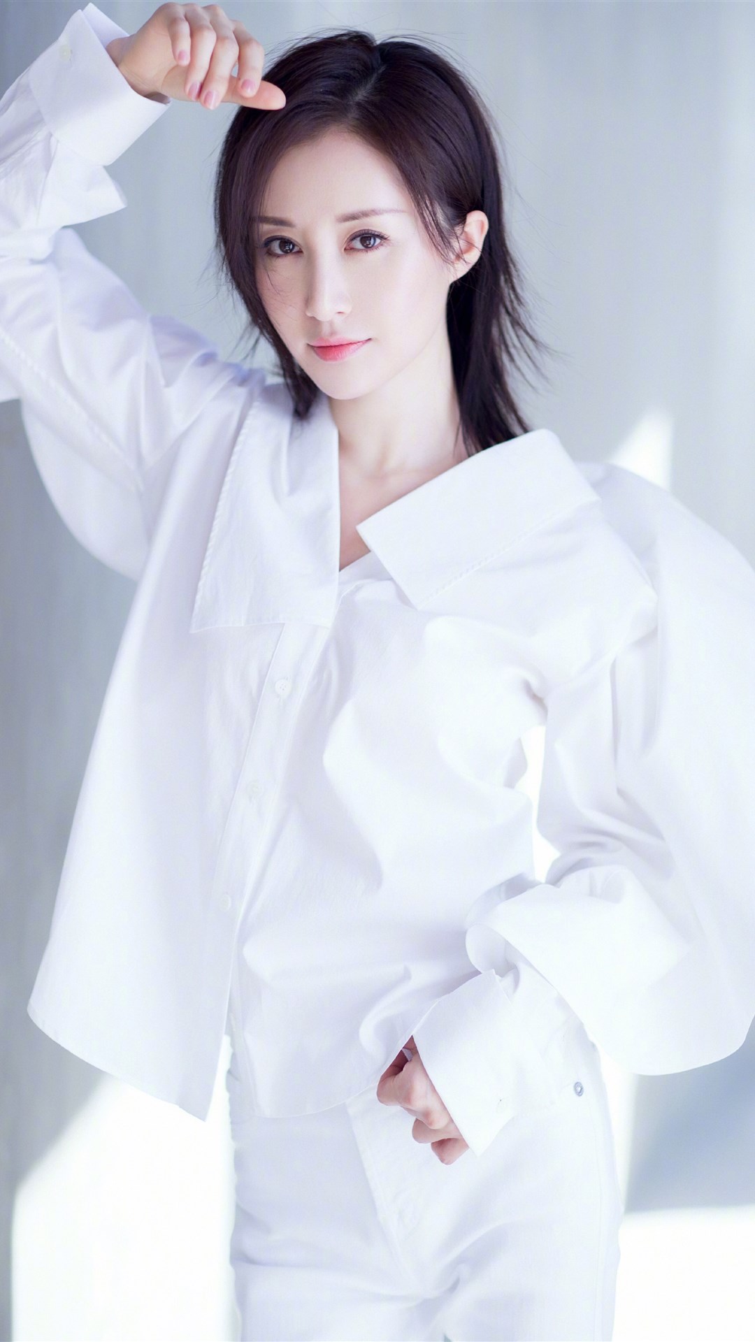 白净优雅的女星舒畅清新唯美到纤尘不染的美女写真