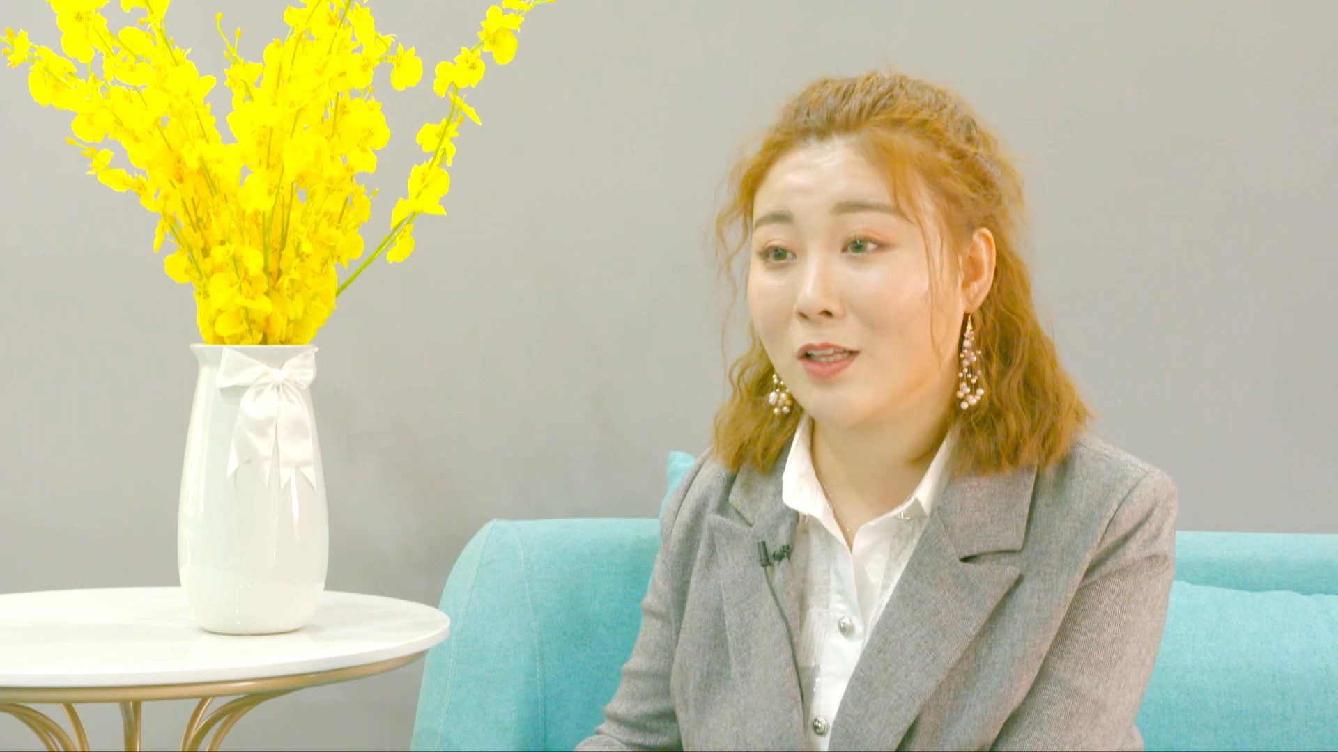 的工作"口红姐"每天都要持续十几个小时,而这就是一名主播星探的日常