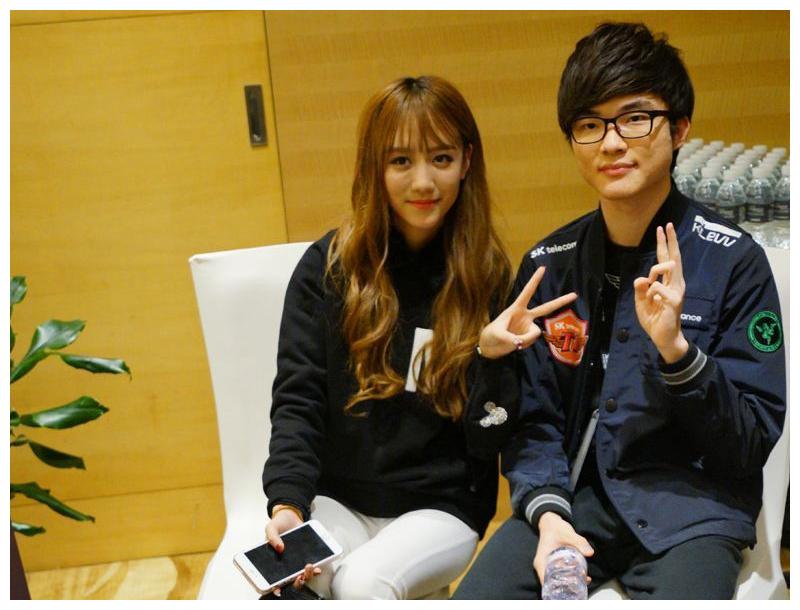 斗鱼主播南波儿爆料, pdd即将签约斗鱼, 与旭旭宝宝争夺一哥之位