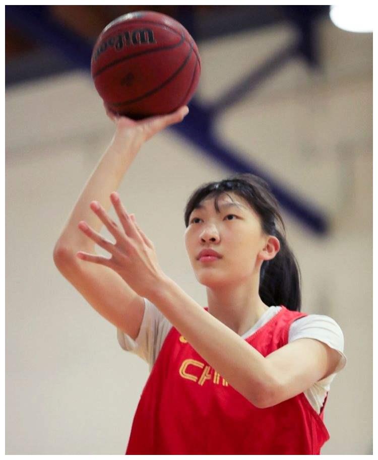 女版姚明,12岁2米21,女篮的新希望|新希望|张子宇|姚明_新浪新闻