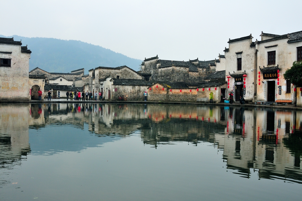 西递宏村位于安徽省黄山市黟县被誉为画中的村庄