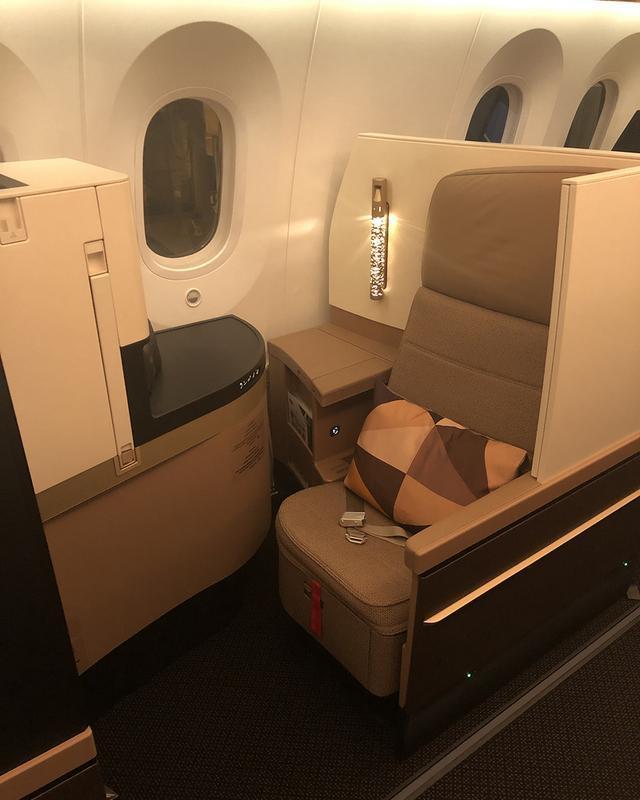 阿提哈德航空波音78710商务舱体验不愧是梦想客机中的最长机型