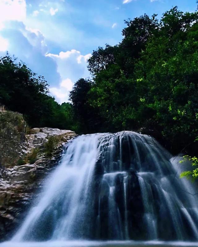 石城九叠泉飞瀑流泉映成趣清凉避暑好去处