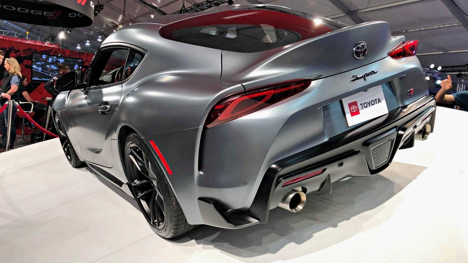 全球第一辆丰田supra以210万美元天价成交-新浪汽车