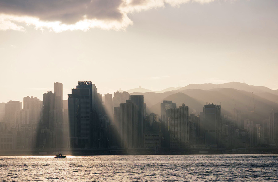 香港真实震撼场面,摩天大楼数量居世界第一|摩天大楼|高楼|高楼大厦|密度|雕像_新浪新闻