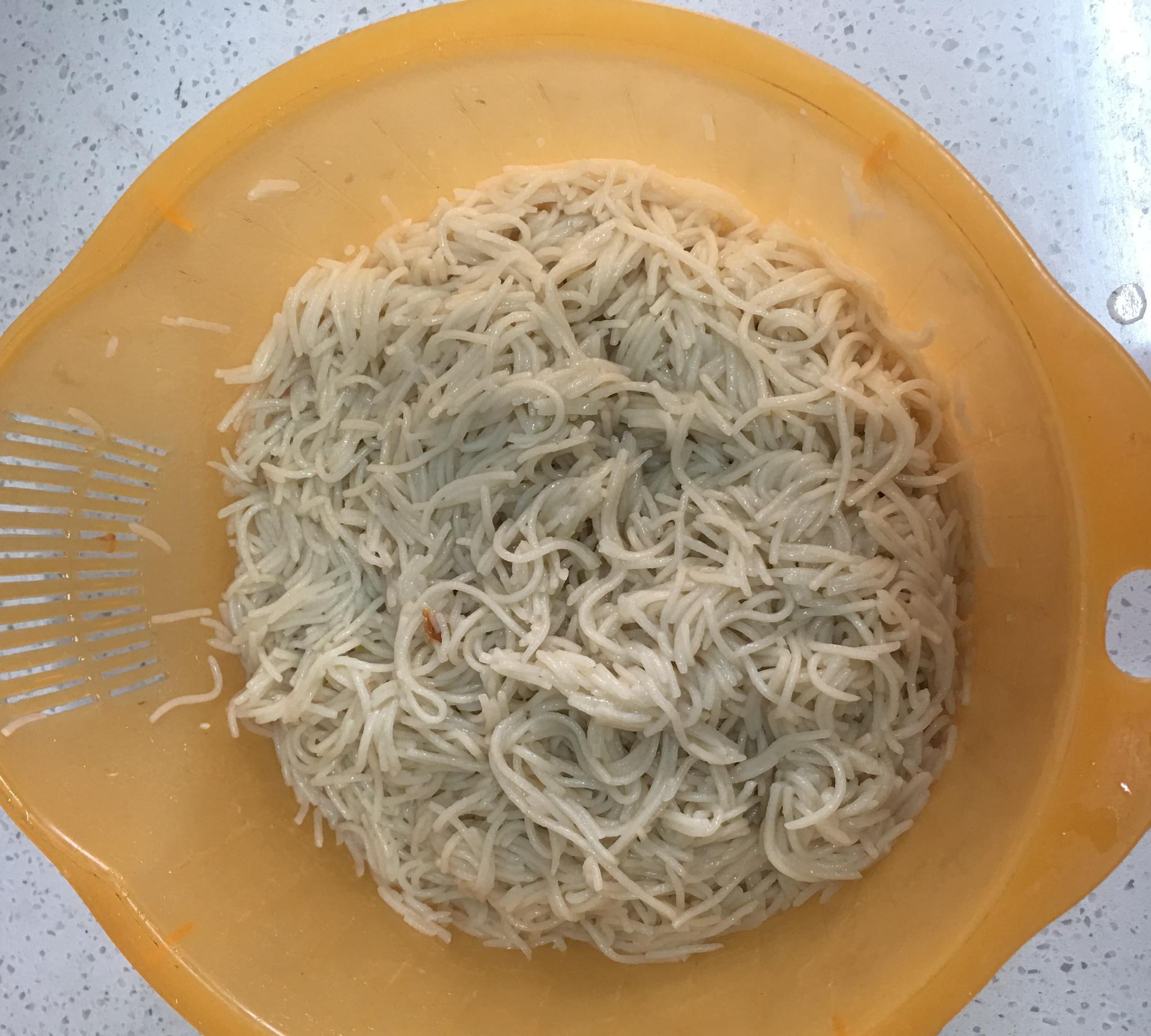 水煮的挂面,出锅后做多3步,更多的挂面都不够吃|挂面|丸子|炸粉_新浪新闻