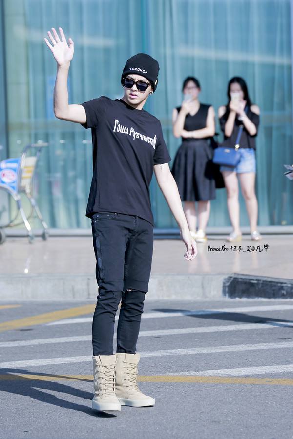 向佐究竟有多高?节目显示其身高187厘米,有人曝料才178厘米