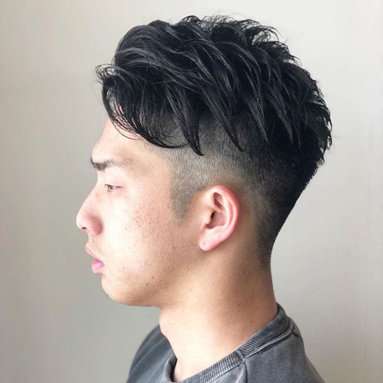 男生烫发卷发发型让男人变的时尚起来