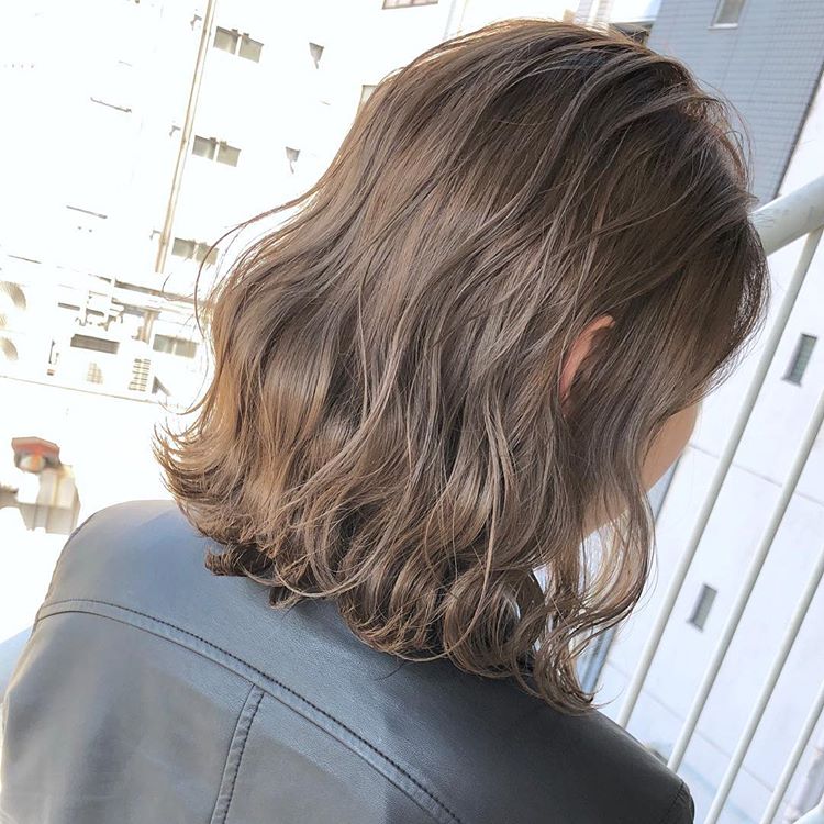 外翻才是最减龄的发型,你选对了吗