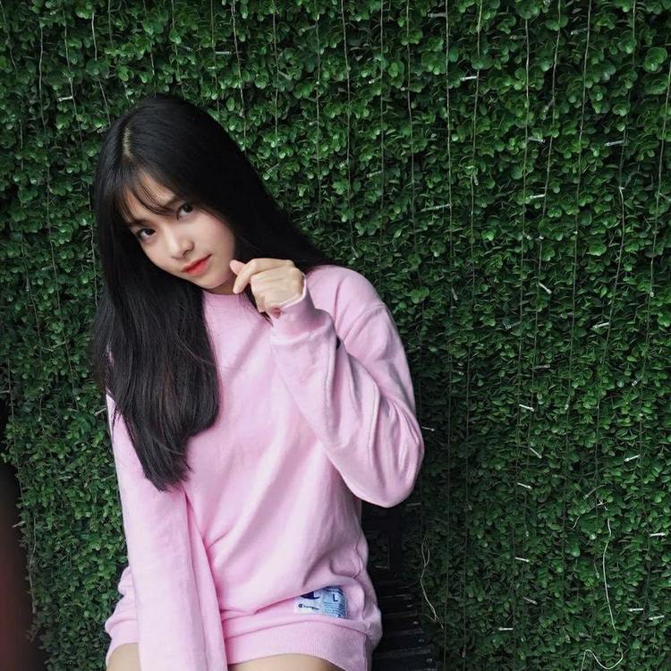 15岁女孩被称为越南国民妹妹时而清纯时而性感太好看了