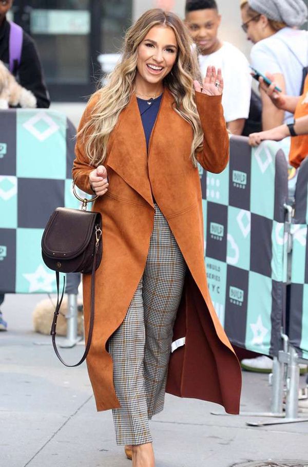 (shay mitchell)凯雅·杰柏(kaia gerber)奥立薇娅·玛恩(olivia