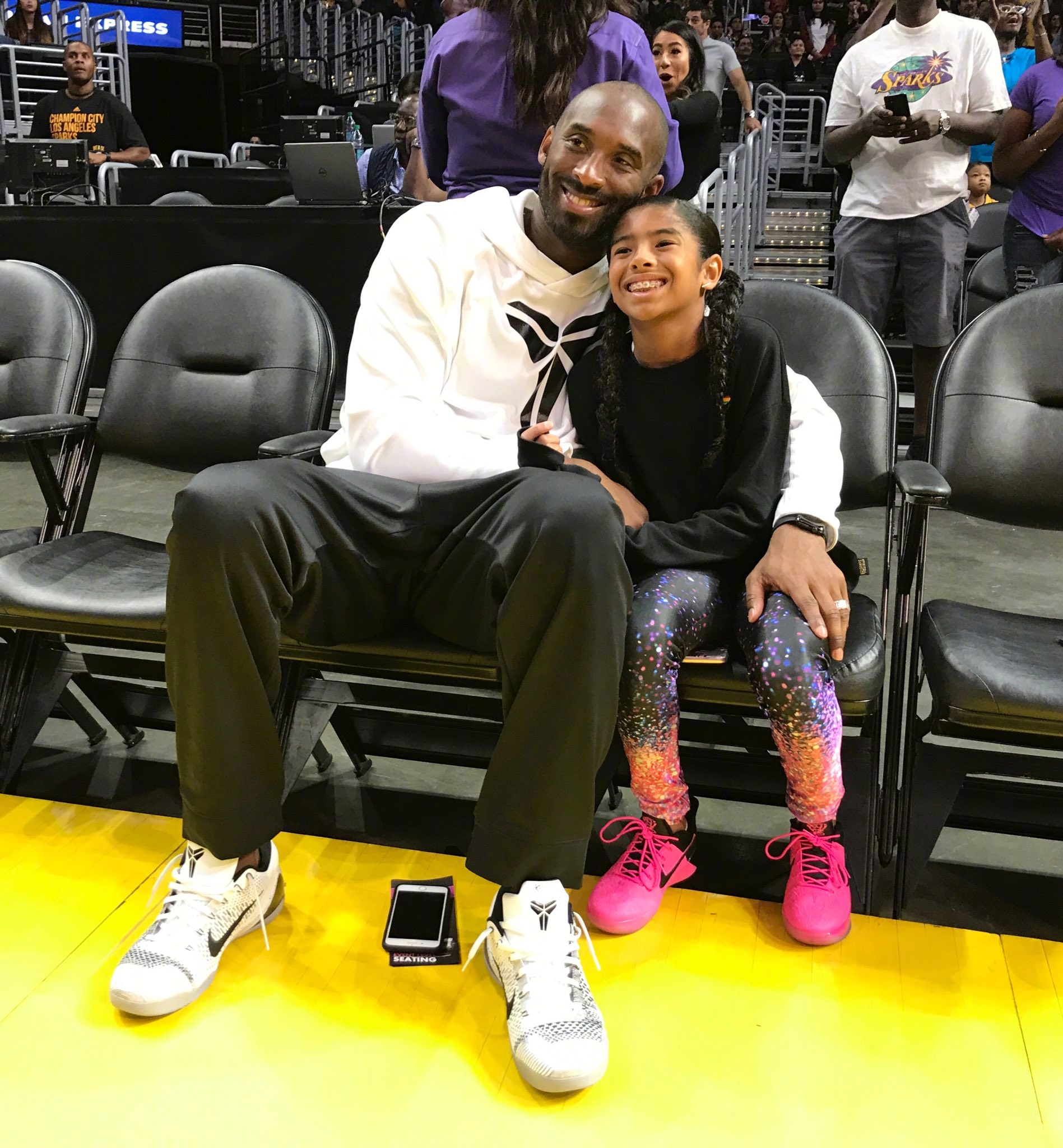 科比和二女儿赛场旧照,看着真让人心酸