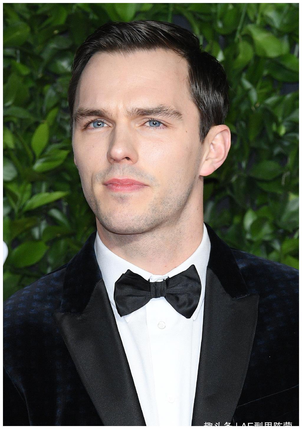 短发西装的英伦帅哥,简直不要太有型