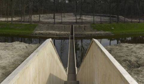 荷兰有一座"隐形桥"只因当时工人将图纸拿反,却300年不淹