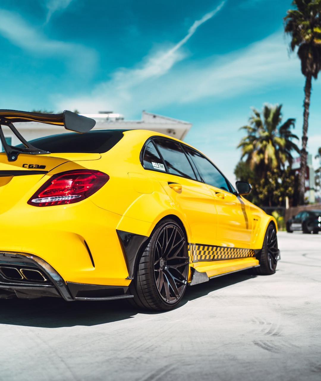 "出租车配色"的宽体奔驰amg c63 s!惊艳四方!