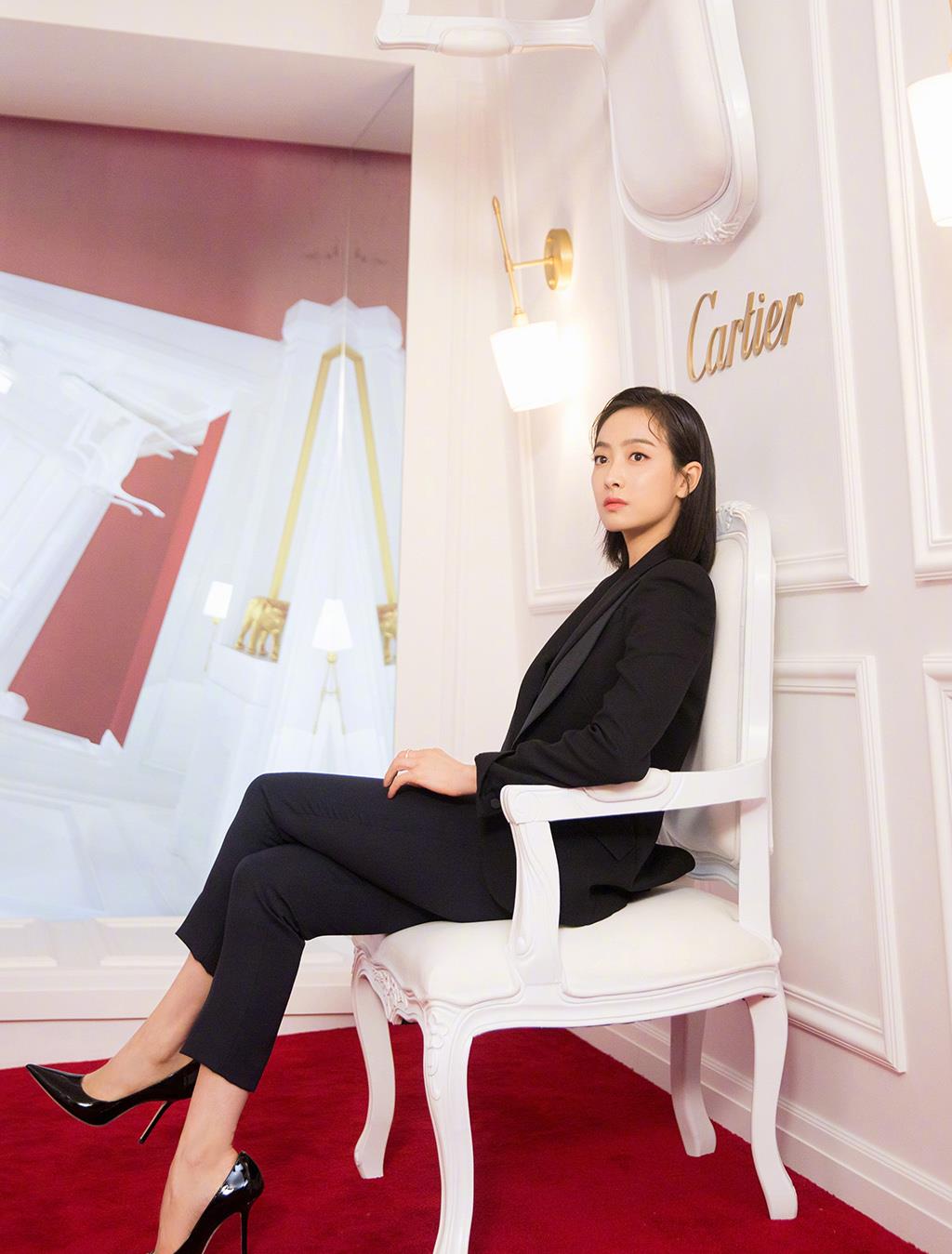 王嘉尔,袁娅维亲密同框现活动,宋茜酷帅演绎高冷特质的女王杀!