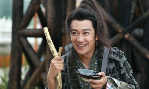 当时的郭威虽然相貌不凡,但是身上穿的就像是一个乞丐一般,实在是不