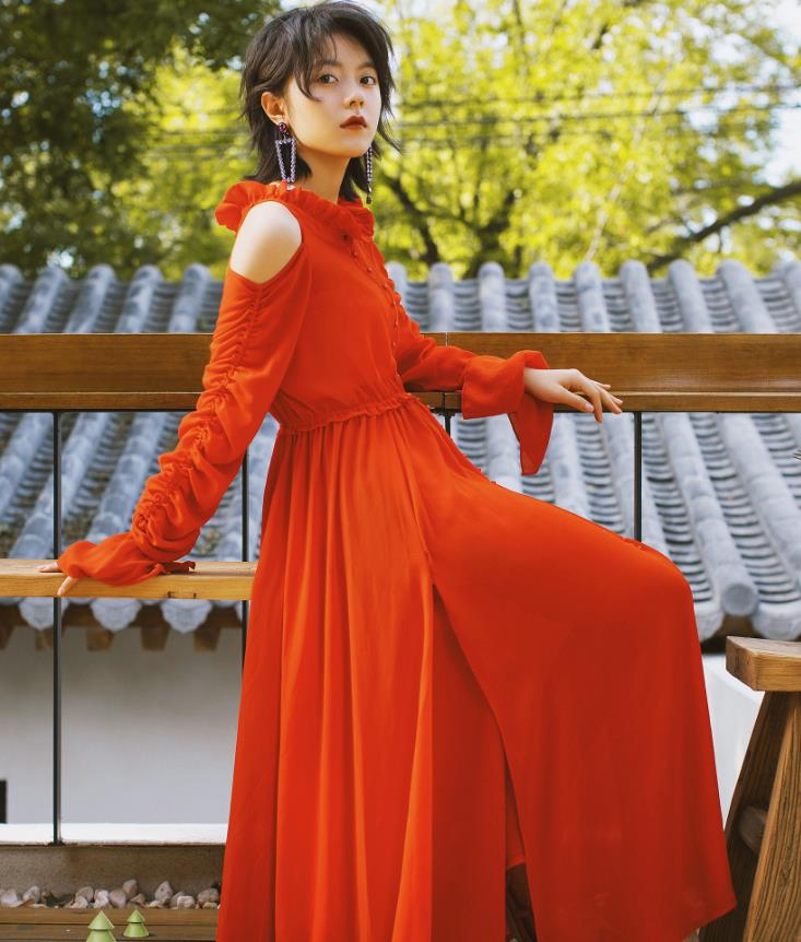 "林妙妙"拍摄杂志封面,镜头感十足,看到照片心动了