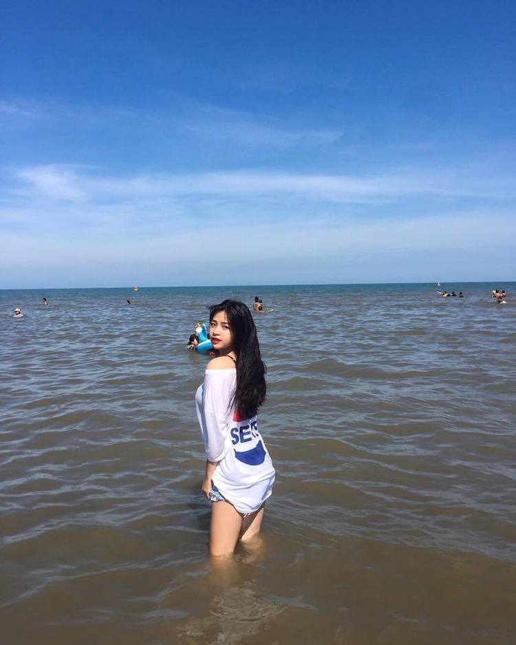 这名韩范儿十足的女生并不是韩国人,而是土生土长的越南人,因为经常