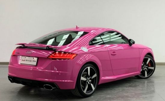 奥迪ttrs外观十分英俊开出去很有面子