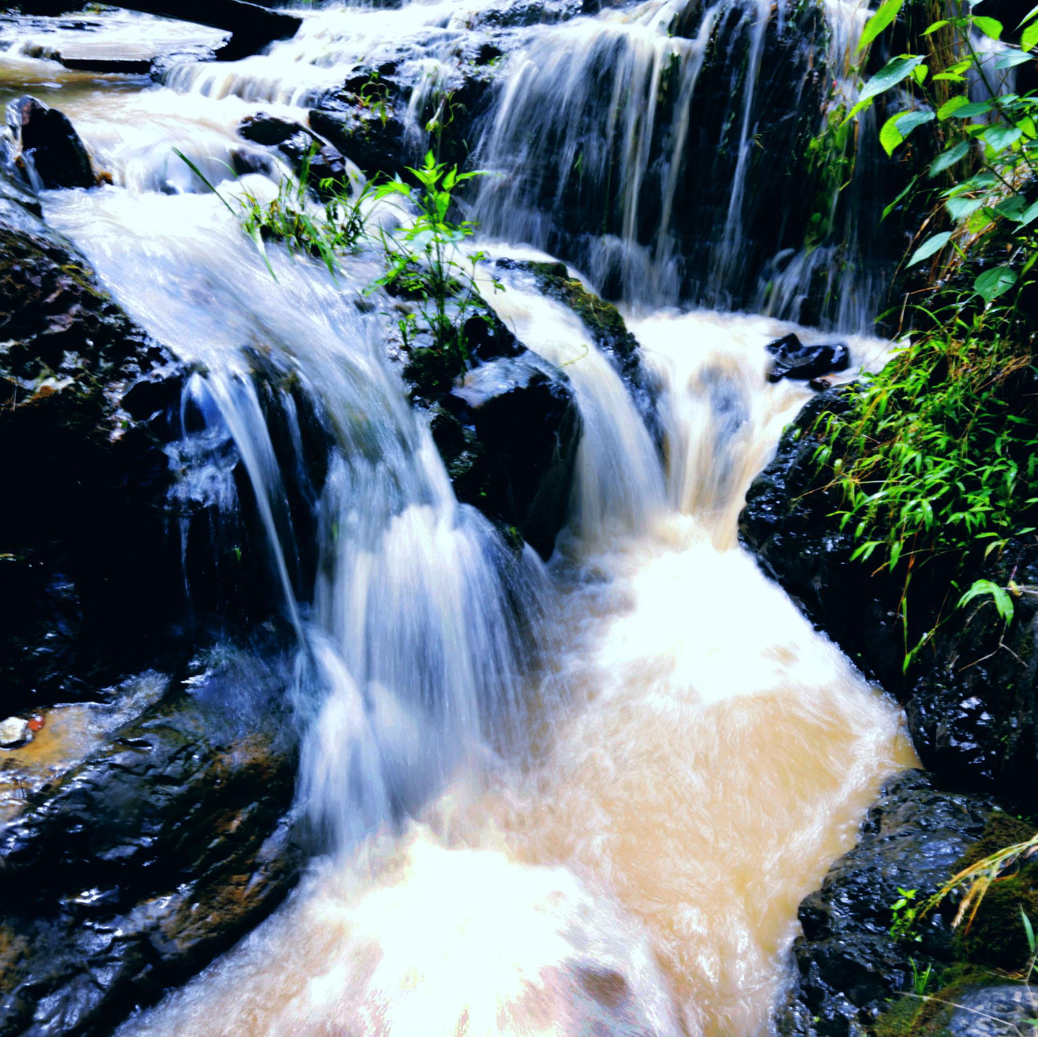 美丽乡村深溪岕 龙潭飞瀑赛九寨