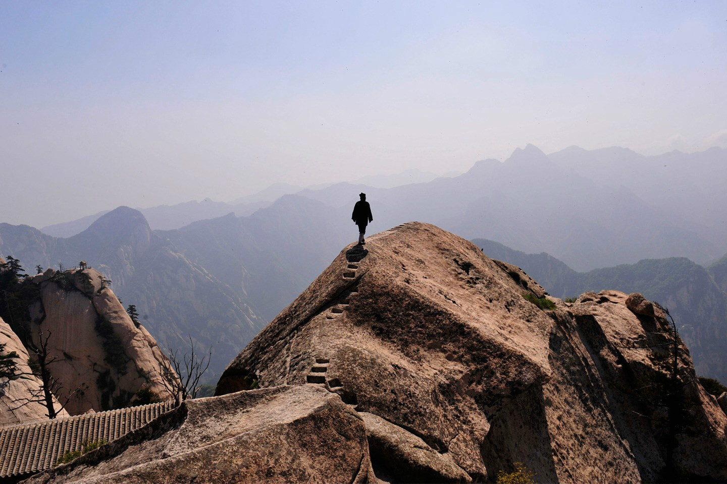 实拍:一群隐居在终南山的男男女女,每天只靠黄瓜青菜度日|终南山|隐士