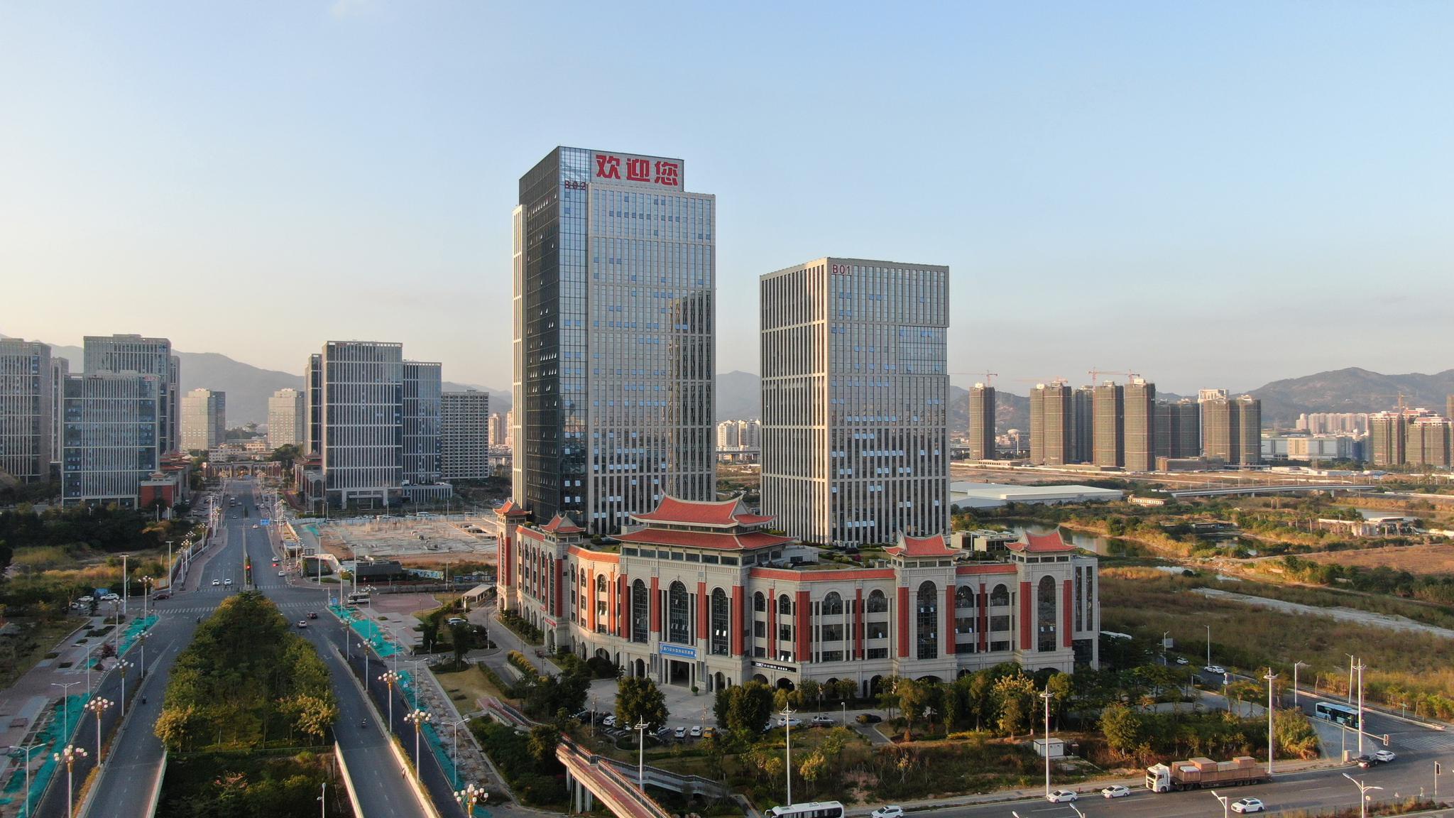 航拍厦门岛外软件园三期,一栋栋的高楼林立__财经头条