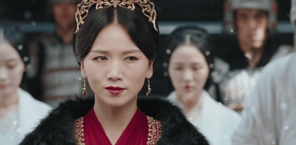 《凤奕》"中毒口红色"引热议,但网友最担心的是曹曦文加戏不?