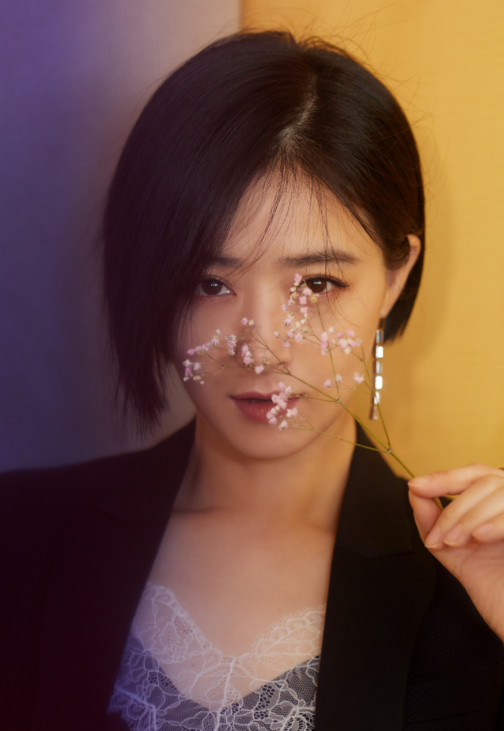 女演员蒋欣知性温婉优雅时尚写真