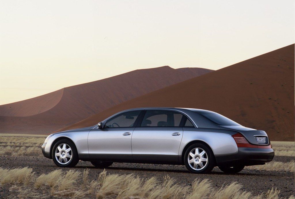 老款迈巴赫市场竞争力很强转向手感紧凑优秀的驾驶感