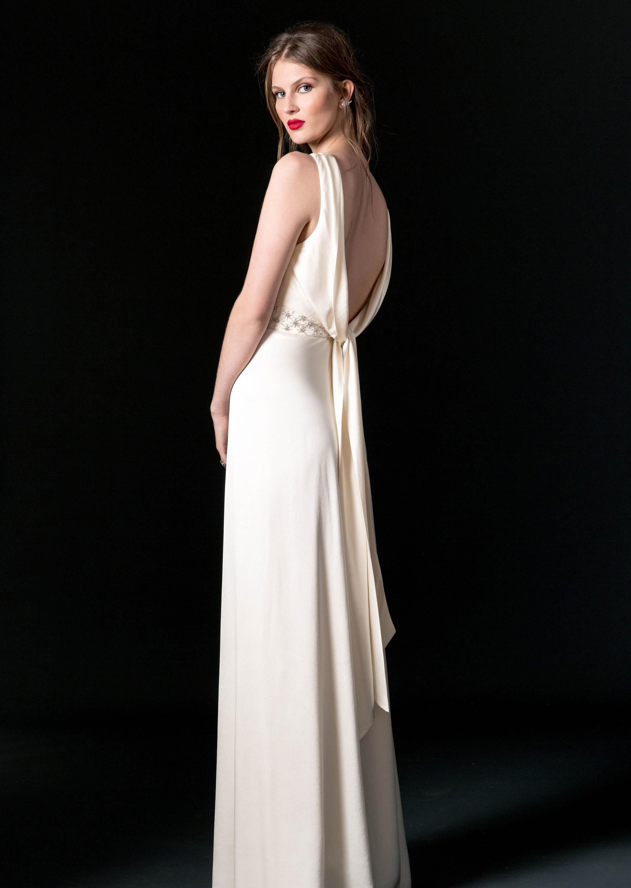 temperleylondon:犹如雅典女神一般的婚纱礼服系列