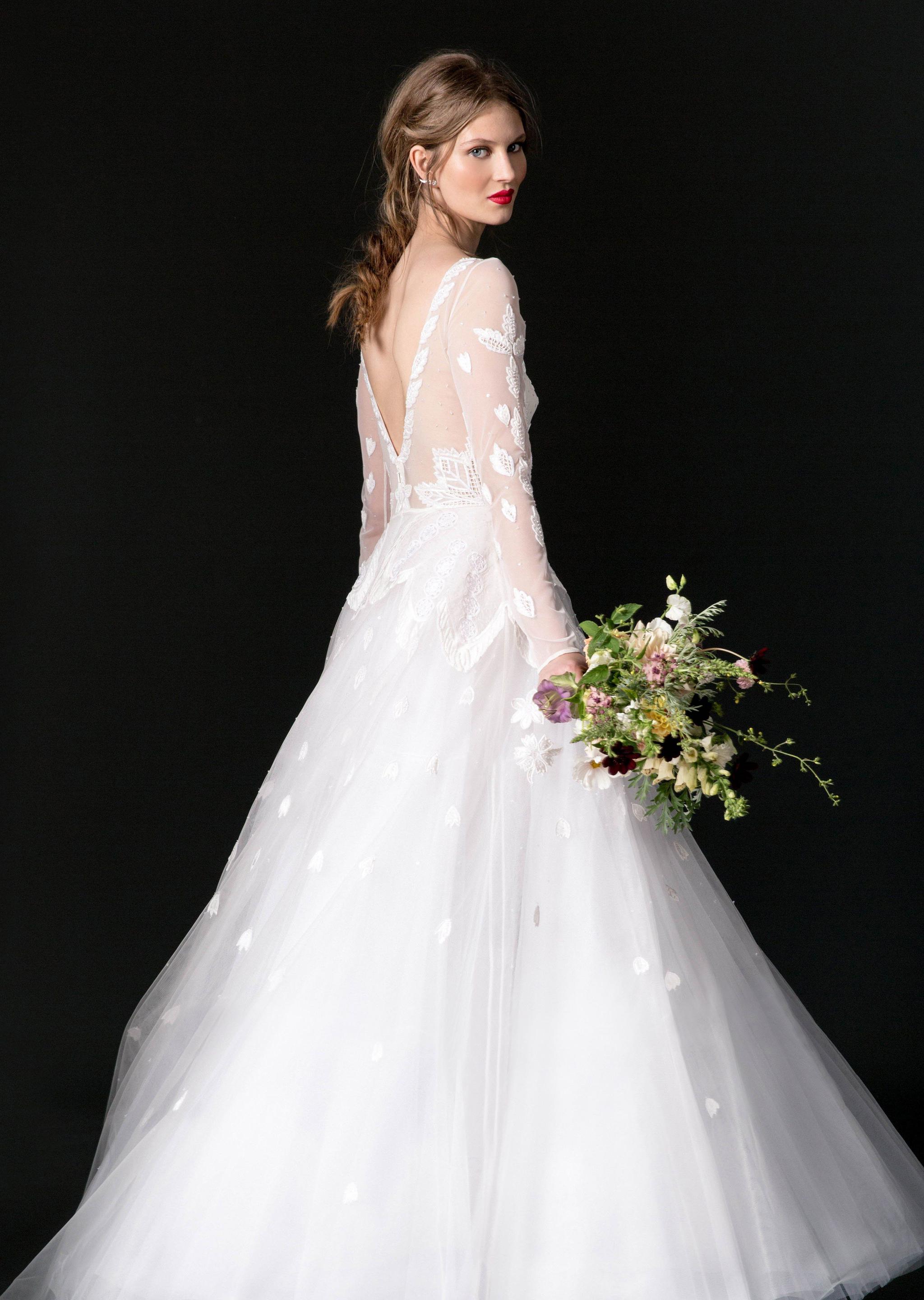 temperleylondon:犹如雅典女神一般的婚纱礼服系列