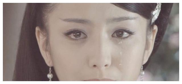 女明星演哭戏,有人梨花带雨有人嚎啕大哭,谁能感动你?