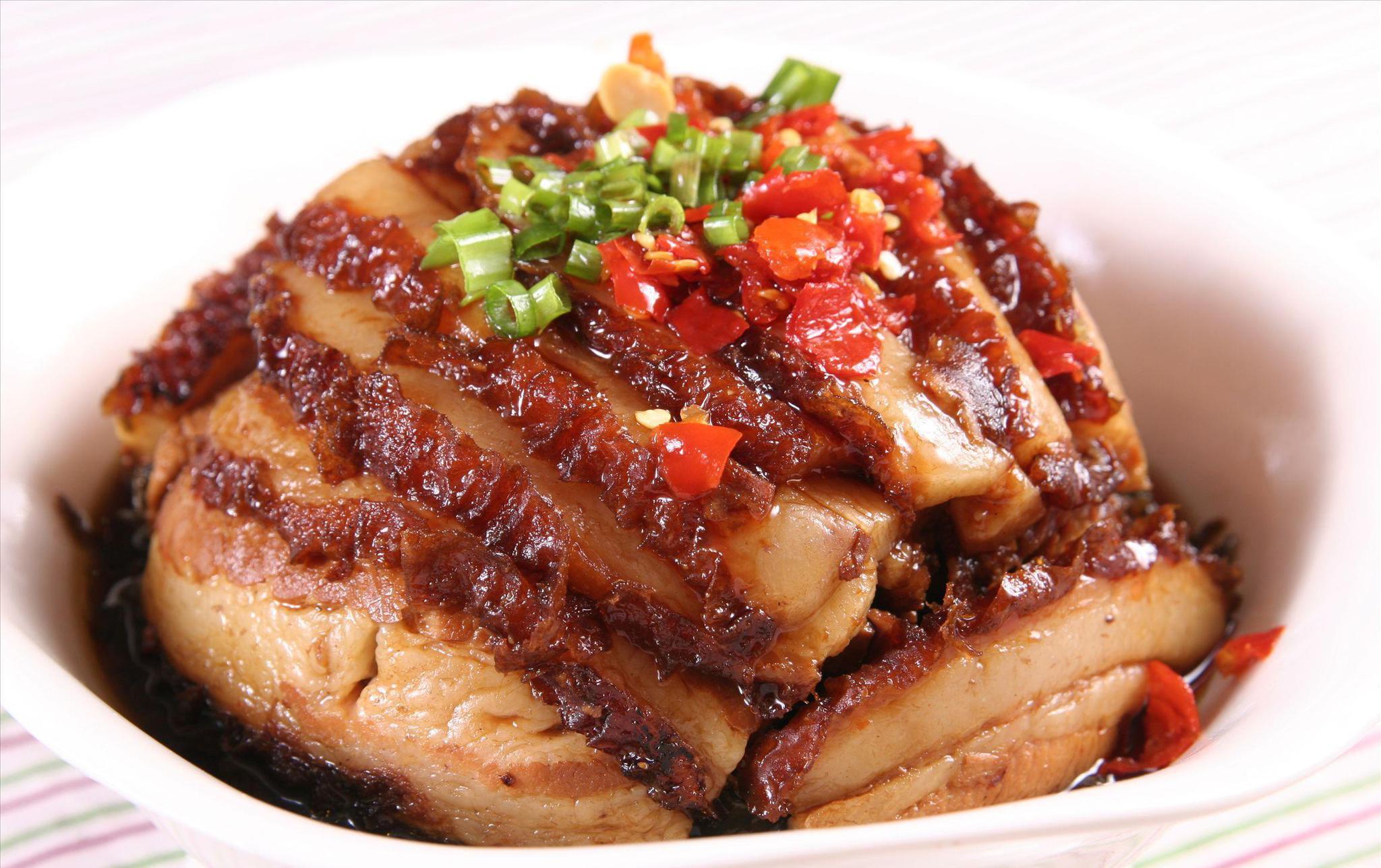 美食配美酒,中餐时,大家是怎么搭配菜肴和酒水的?